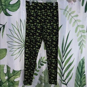 Black Leggings with Green Clover Print